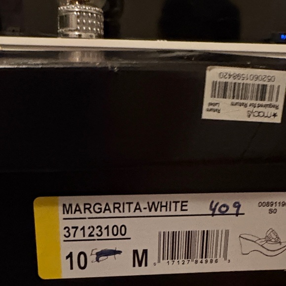 Carlos Santana White and Brown Sandals - Picture 7 of 7